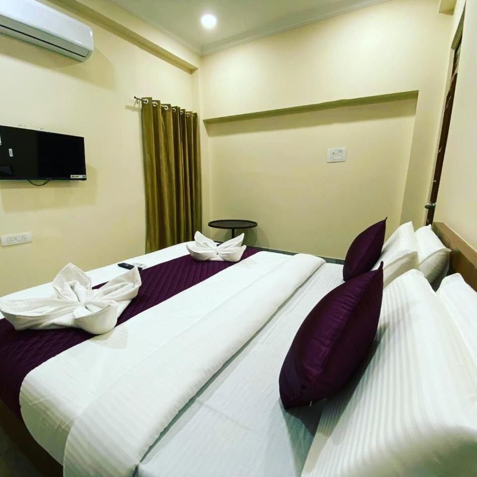 Hotel Kp Suites Metro Hyderabad Exterior photo